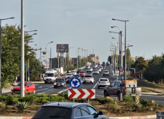 Stație DEVIATĂ de un stâlp înclinat, în zona Doraly