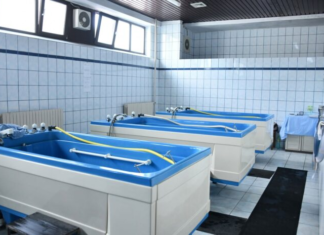 Hidroterapie – băi minerale (sulfuroase, cu apă de mare), cu nămol, băi cu bule și cu plante, duș subacval, la Sanatoriul Balnear și de Recuperare Mangalia
